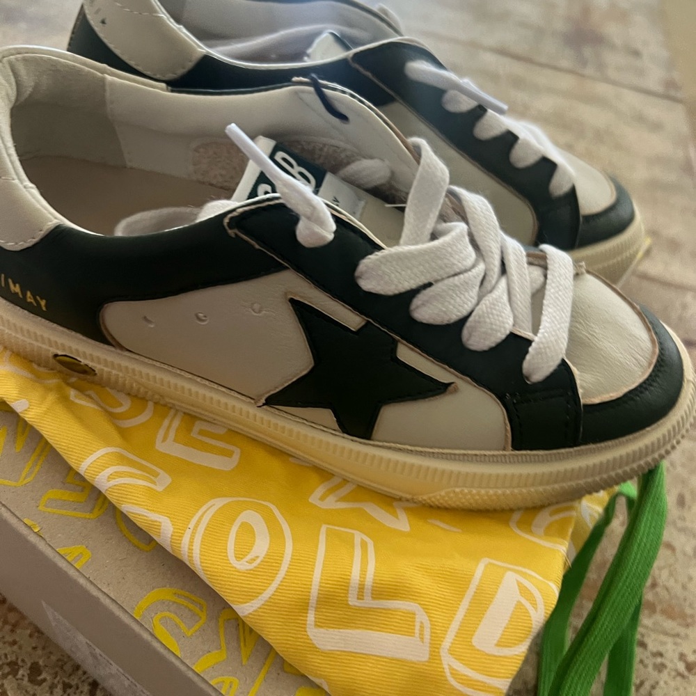 GGDB SNEAKERS